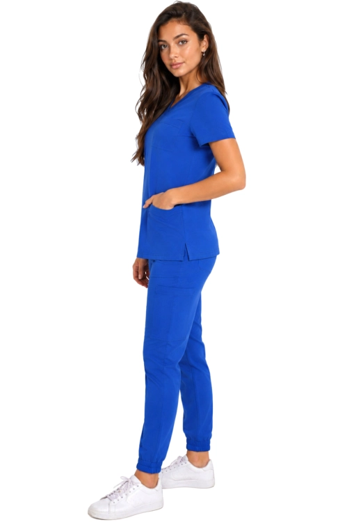 Chabrowy  komplet medyczny damski – scrubs CASUAL PREMIUM-bok.png