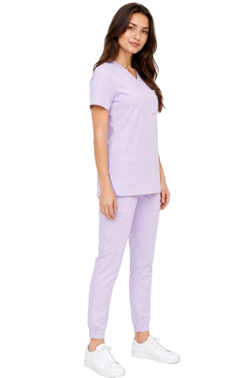 Wrzosowy komplet medyczny damski – scrubs CASUAL PREMIUM-bok.png